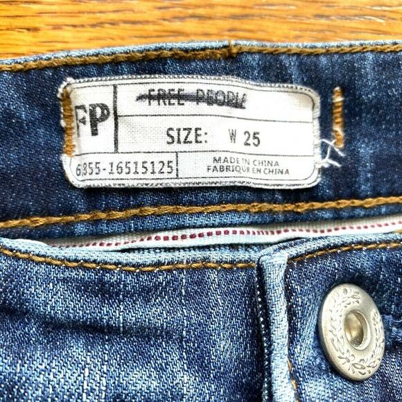 Free People Mid Rise Straight Leg Jean Sz. 25 - Picture 4 of 5